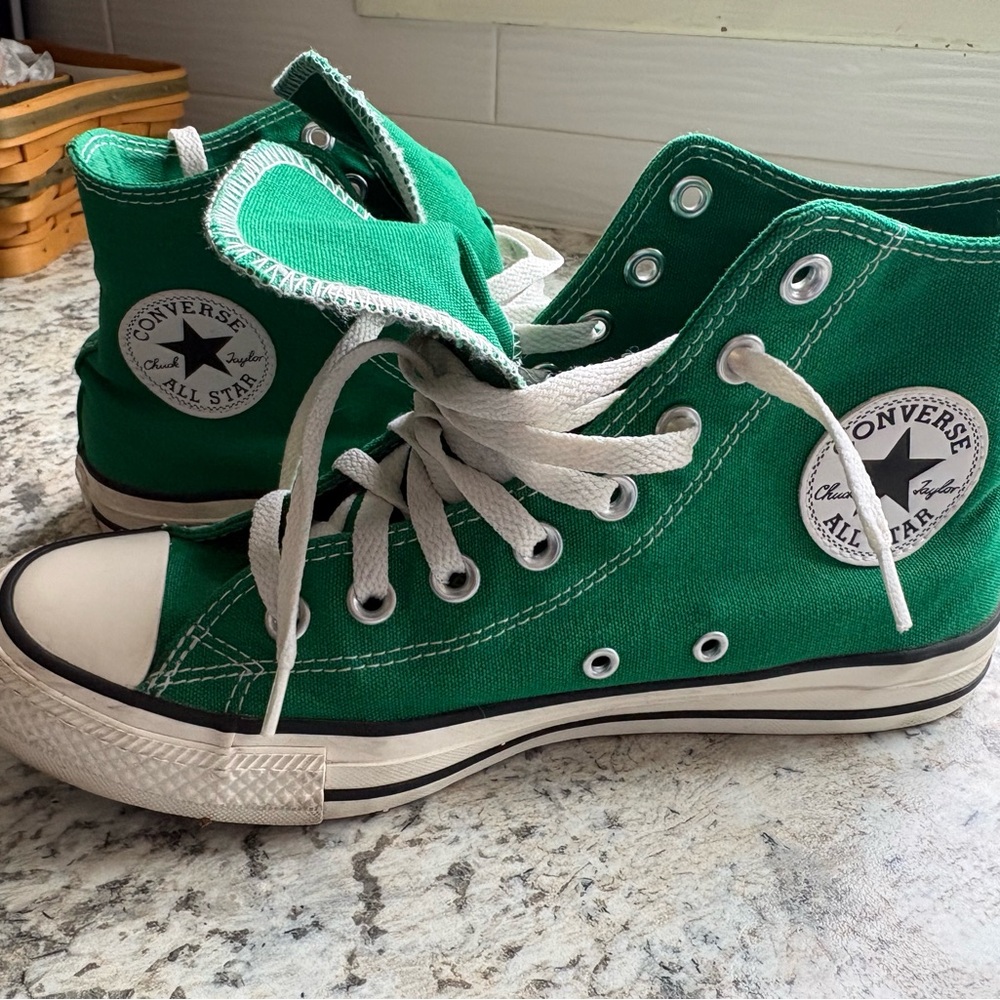 Converse Green Canvas High-Tops Chuck Taylor Women’s 8 1/2
